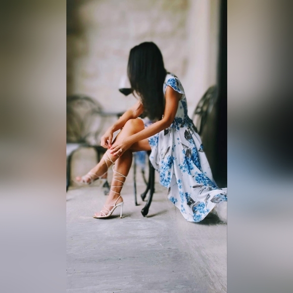 Lulus French counrty side white and blue floral dress - Picture 6 of 6